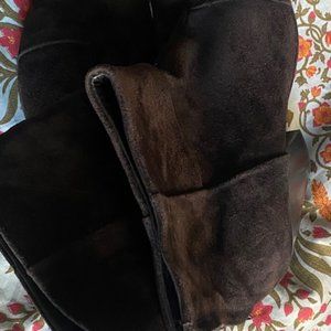 Black, suede Rag & Bone Newbury Booties in very good vintage condition. Size 39
